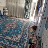 پرده با کتیبه تمیز