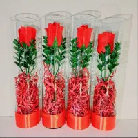 گل رز شیشه ای مناسب کادویی