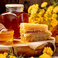 عسل کاملا طبیعی