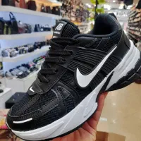 فروش کتانی نایک v2k نرم و سبک و راحت|کیف، کفش، کمربند|قم, شاه ابراهیم|دیوار