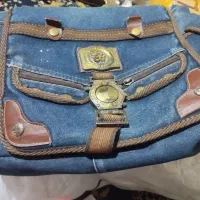 کیف|کیف، کفش، کمربند|زهک, |دیوار