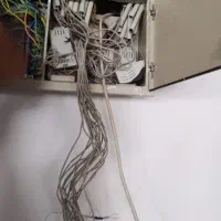 برقکار صنعتی سیم کشی ساختمان نورپردازی دوربین|خدمات پیشه و مهارت|تبریز, |دیوار