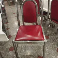 میز و صندلی رستورانی در حد نو