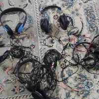 تعدادی هدست ناقص کسی خاست بیاد ببره