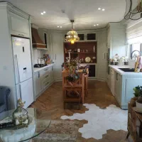 کارگر ساده ، نقاش وزیرکارچی کابینت با حقوق بالا