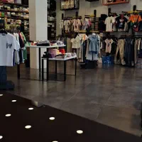 فروشنده حرفه ای پوشاک بچه گانه
