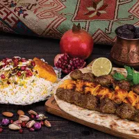 پیک موتوری و سالن کار رستوران