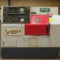 استخدام نیروی کار و خدماتی