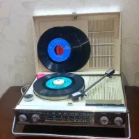 رادیو گرام گرامافون درحدآکبند آنتیک قدیمی