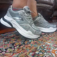 کتونی سایز ۳۹ آکبند جفتی ۷۵۰ هزار رنگ طوسی و مشکی|کیف، کفش، کمربند|اسلامشهر, شهرک لاله|دیوار