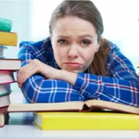 آموزش  تعلیم و تحویل مدرک تحصیلی و گواهینامه