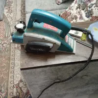 یک دستگاه رنده برقی نجاری ماکیتا اصل ژاپن
