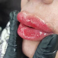 آرایش دائم ابرو و لب هزینه مواد اورجینال فقط ۲۵۰|خدمات آرایشگری و زیبایی|شاهین‌شهر, نظامی|دیوار