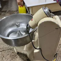 میکسر سپه کار اصفهان کار درجه یک و عمری ۴۰ ک