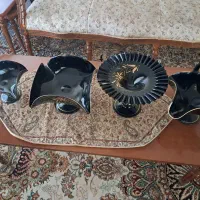 ظروف شیک مشکی جنس کریستال داخل ویترین تمیز و سالم|ظروف سرو و پذیرایی|تربتحیدریه, حسنی بالا|دیوار