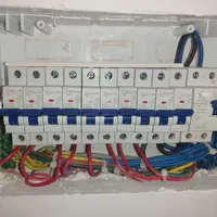 برق برقکار برق کشی|خدمات پیشه و مهارت|بروجرد, |دیوار