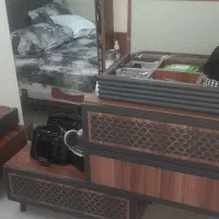 سرویس خواب دونفره تمیز پاین تخت پاکس بزرگ‌میخوره