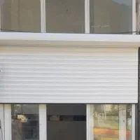 مغازه بر جاده اصلی