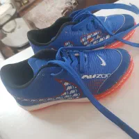 کفش فوتبال سالنی سایز۳۲|کفش و لباس بچه|قزوین, |دیوار