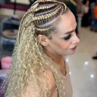 خدمات و آموزش حضوری و آنلاین بافت مو