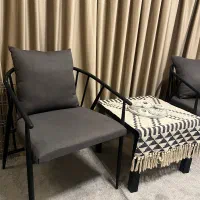 صندلی بدنه فلز و روکش پارچه همرا با کوسن|صندلی و نیمکت|کیش, |دیوار