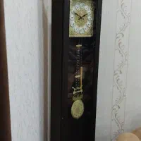 بوفه وساعت ایستاده