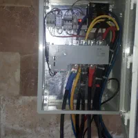 برق کاری ساختمان صنعتی عیب یابی رفع اتصالی لاینر