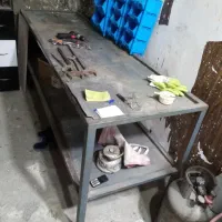 میز کار آهنی و ام دی اف