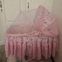 تخت و گهواره نوزاد