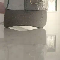 کلاه دخترانه/زنانه|لباس|ری, شهادت|دیوار