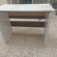 میز در حد نو