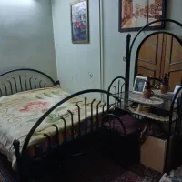 تخت خواب و میزآینه