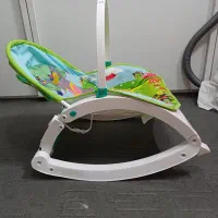 نی نی لای زیبا و در حد نو نو|تخت و صندلی بچه|اصفهان, همدانیان|دیوار