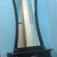 اینه قدی و شمعدان