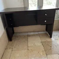 میز کار درحد ۲ گشو
