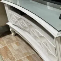 میز تیوی در حد نو به رنگ سفید