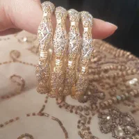 ۴عددالنگوی طلاروس رنگ ثابت بدون تغییرشماره۲هستن