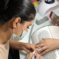 آموزش کاشت ناخن حرفه ای و اقتصادی زیبا|خدمات آموزشی|هشتگرد, هشتگرد قدیم|دیوار