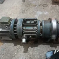 دینام صنعتی ۳ فاز گیربکس دار