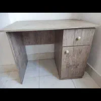 میز کار و میز تحریر