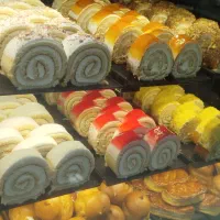 فروشنده برای شیرینی سرا