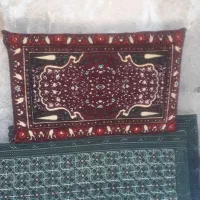 سه عدد پشتی تروتمیز