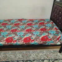تخت یک نفره فلزی در حد نو|تخت و سرویس خواب|اسلام‌شهر, شهرک واوان|دیوار