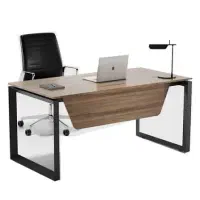 کارمند اداری خانم