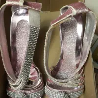 کفش مجلسی|کیف، کفش، کمربند|کرج, ساسانی (قلمستان)|دیوار