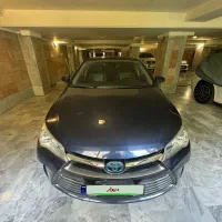 کمری هیبرید XLE