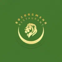 آشپز و تخته کار و کمک اشپز