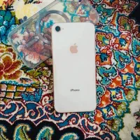 ایفون ۸ تمیز