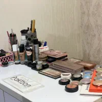 انجام خدمات ناخن،مژه،رنگ،کوتاهی بافت