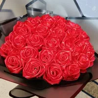 دسته گل روبانی قرمز